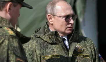 Путин посетил штаб Вооруженных Сил в Ростове и ознакомился с отчетом главы Генерального штаба о ходе спецопераций (СВО).