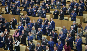 Все что их интересует, это теплые кресла до конца