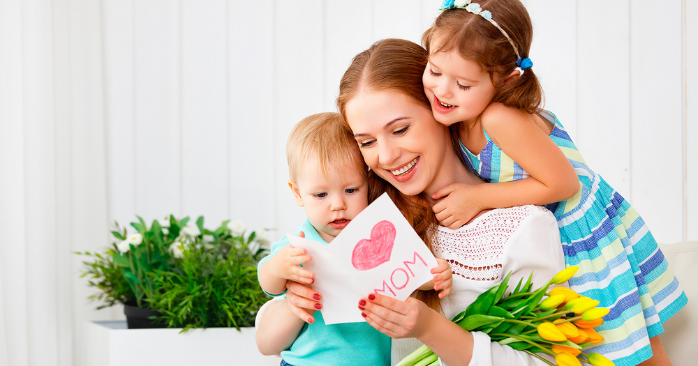 Женщина с детьми