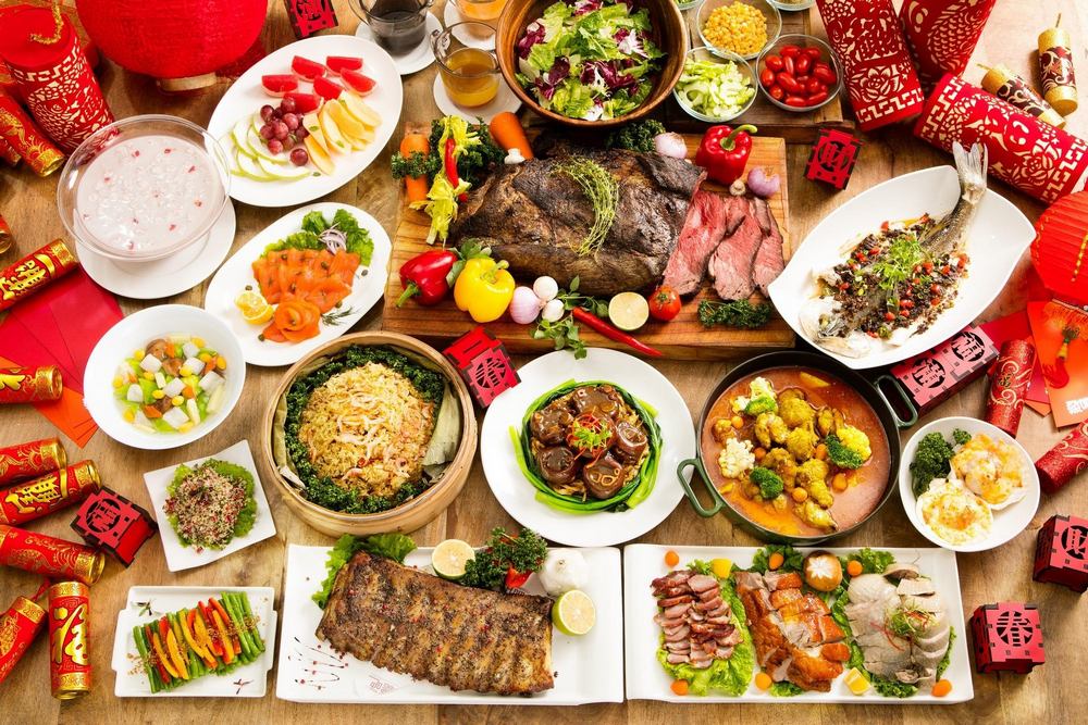 Праздничный стол во Вьетнаме