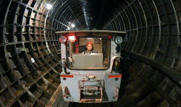 Строители метро вышли на забастовку и перекрыли проезд в Красноярске — «Работы не ведутся с сентября, зарплату не платят с августа»