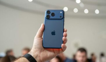 Целый год школьница пробовала выиграть iPhone 16 в автомате, и вместо телефона получила шоколадку